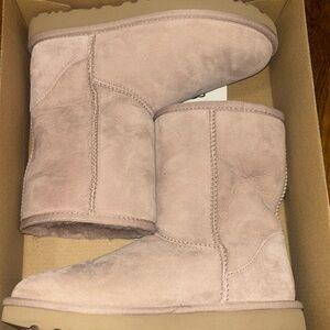 Light purple ugg boots